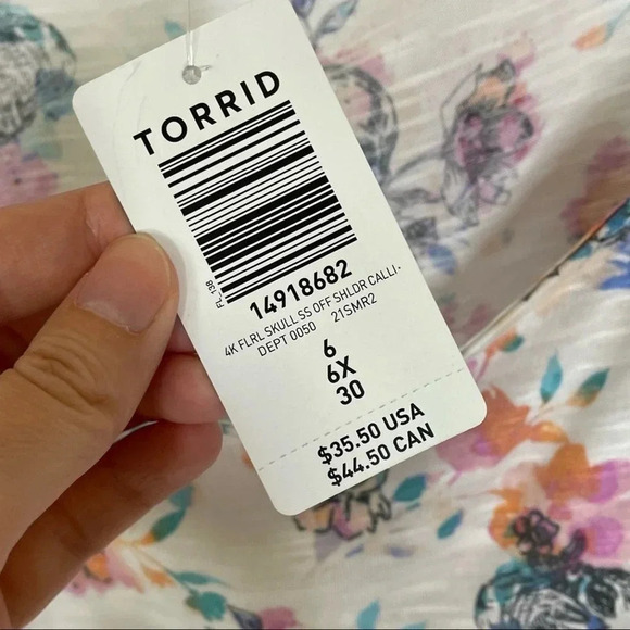 NEW Torrid Off Shoulder Tee Super Soft Floral Skull Size 6 - Picture 7 of 10